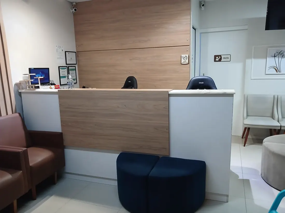 Sala de espera da Norclin Adrian&oacute;polis